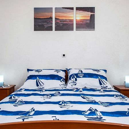 Apartment Bora Ровинь Экстерьер фото