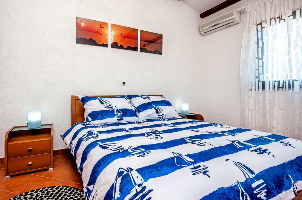 Apartment Bora Ровинь Экстерьер фото