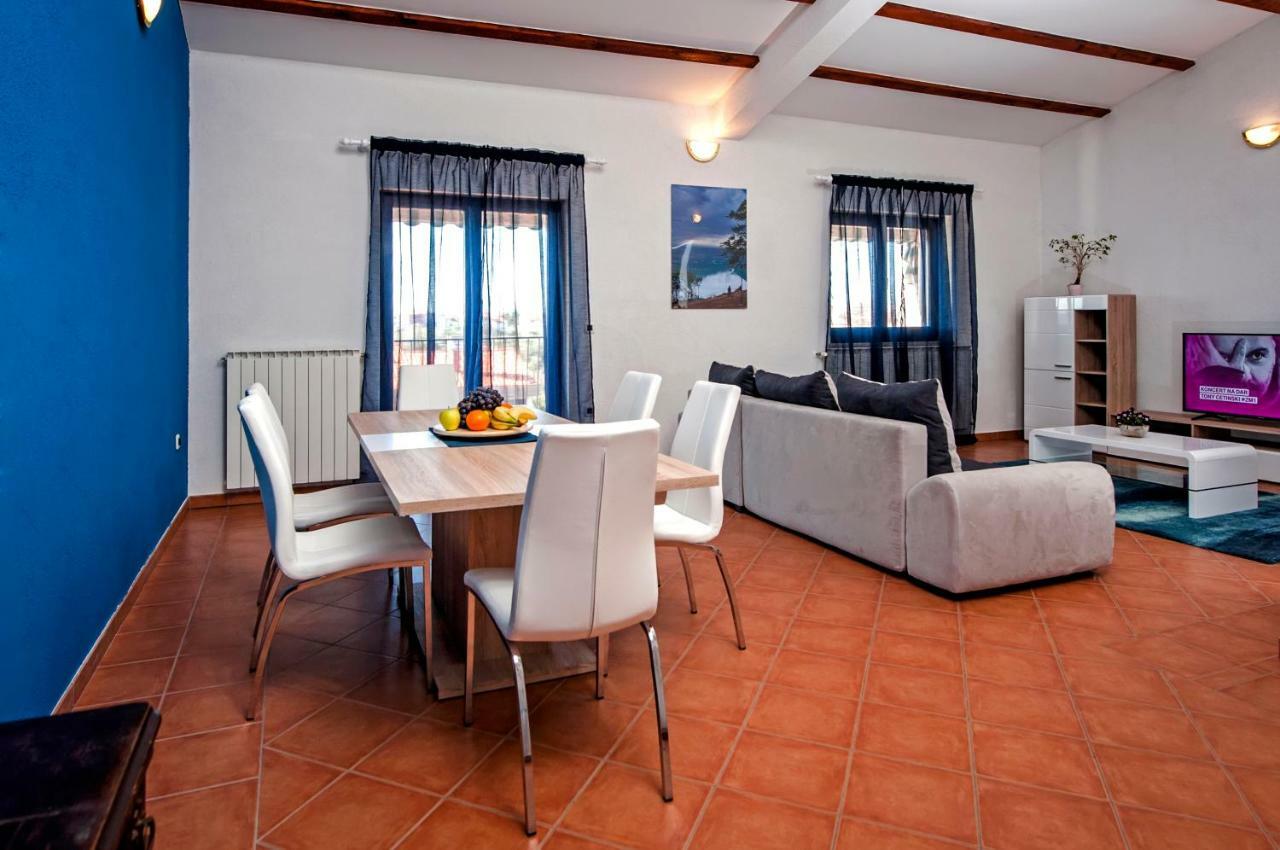 Apartment Bora Ровинь Экстерьер фото