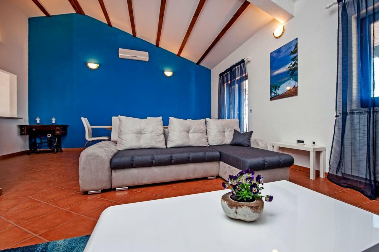 Apartment Bora Ровинь Экстерьер фото