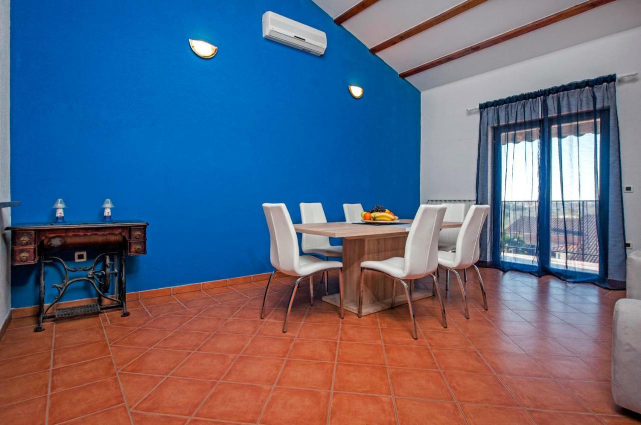 Apartment Bora Ровинь Экстерьер фото