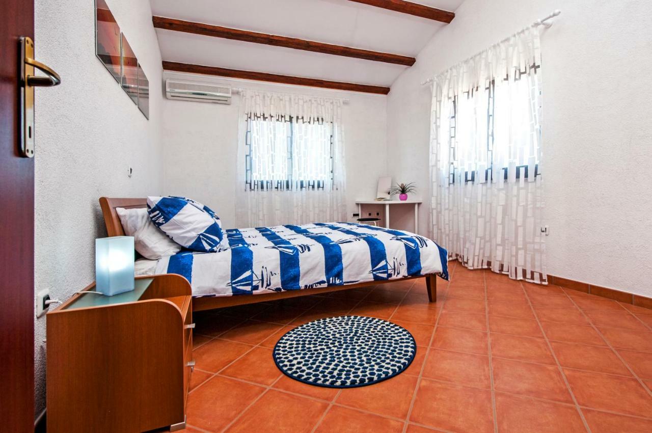 Apartment Bora Ровинь Экстерьер фото