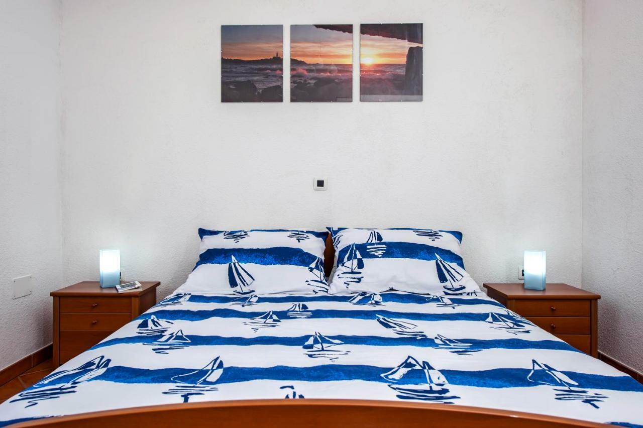 Apartment Bora Ровинь Экстерьер фото