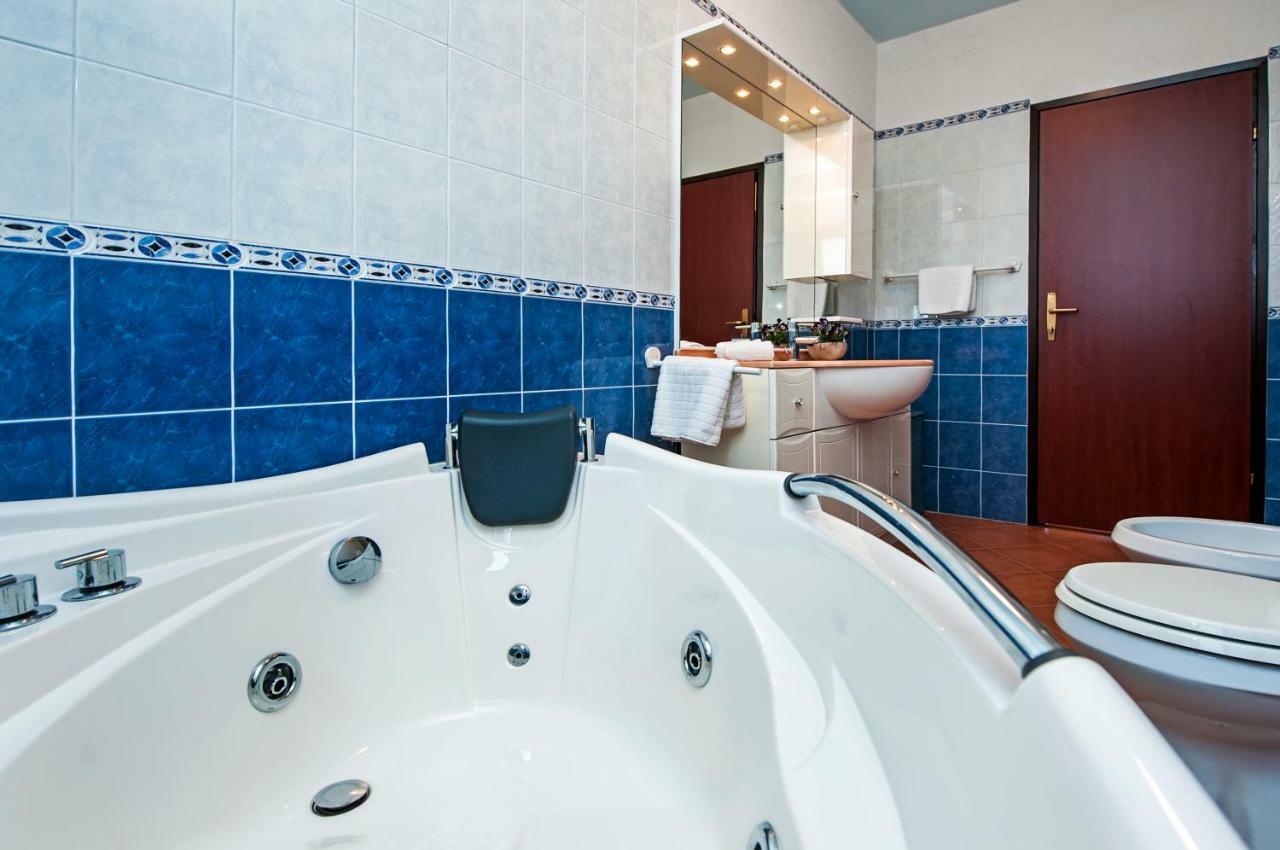 Apartment Bora Ровинь Экстерьер фото