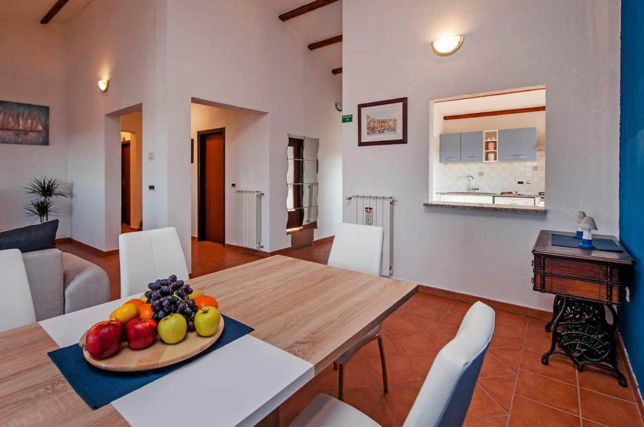 Apartment Bora Ровинь Экстерьер фото