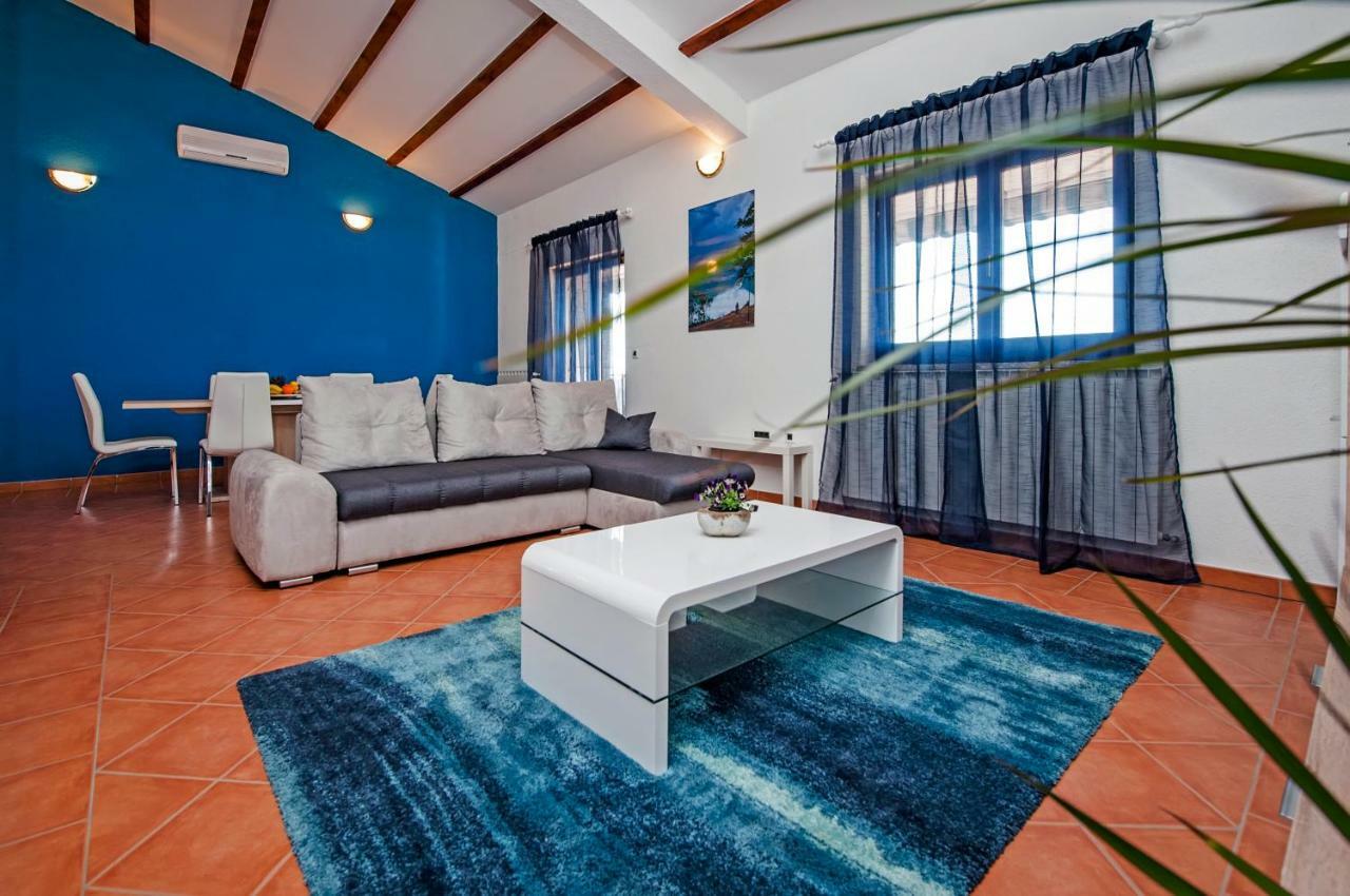 Apartment Bora Ровинь Экстерьер фото