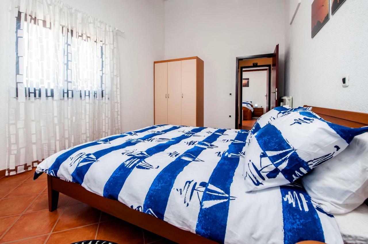 Apartment Bora Ровинь Экстерьер фото