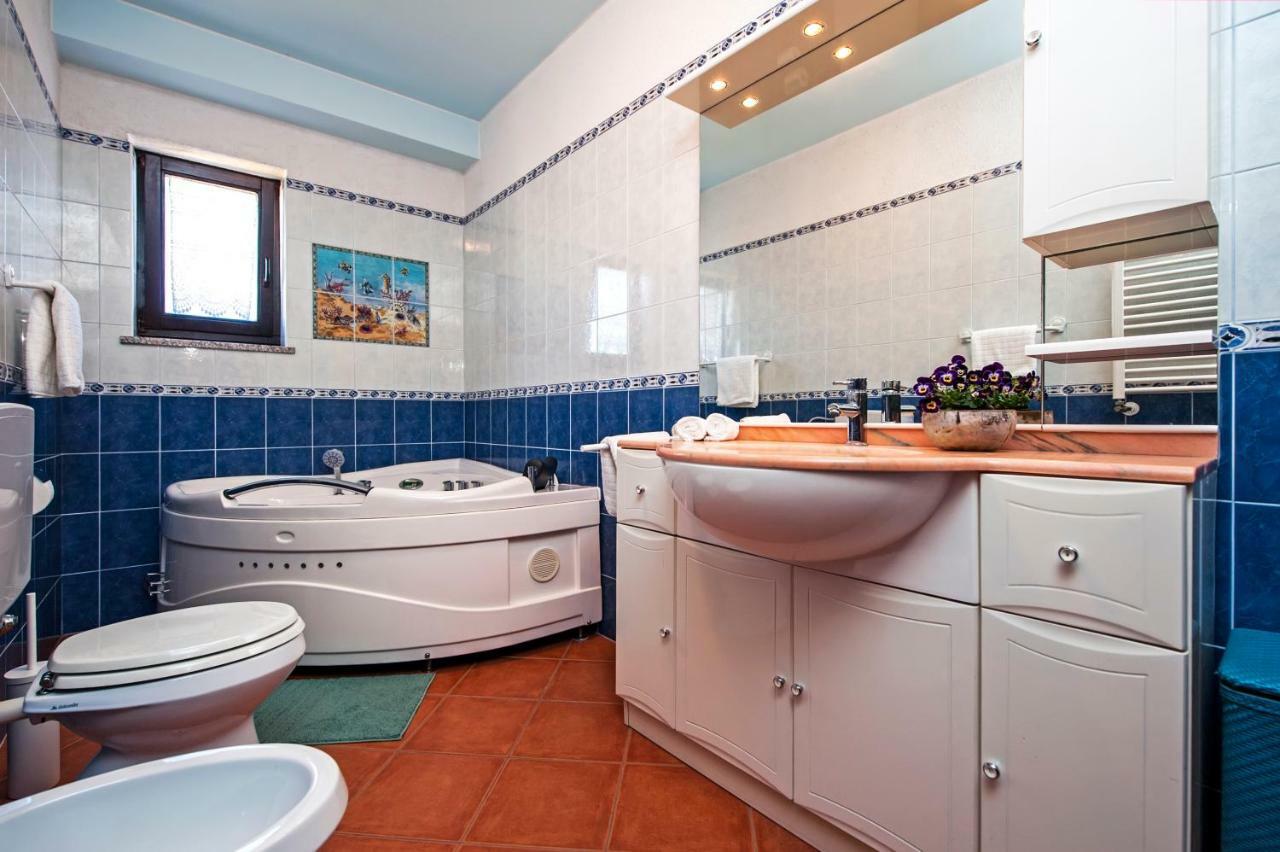 Apartment Bora Ровинь Экстерьер фото